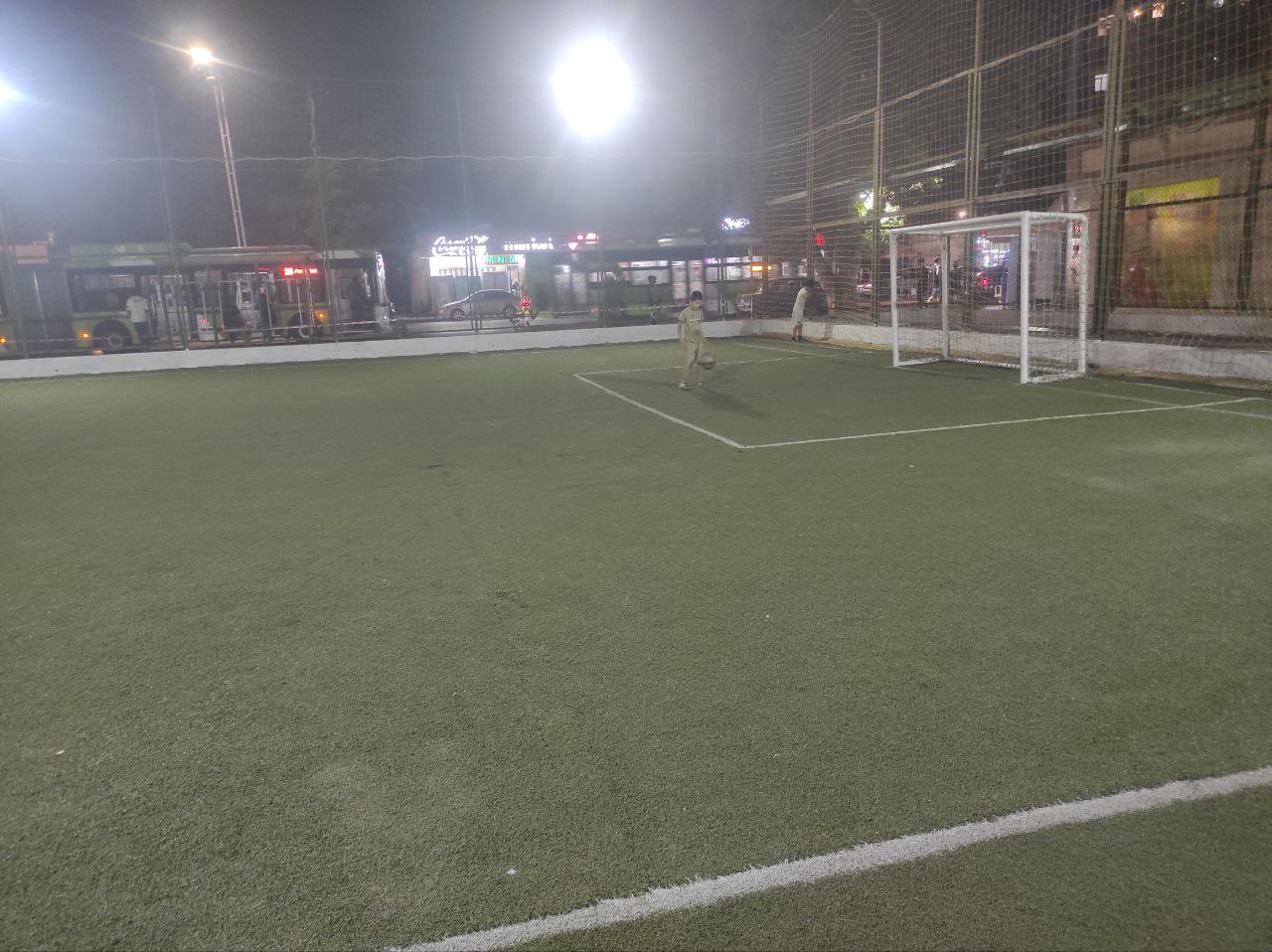 Besh bola stadion - 2 rasm
